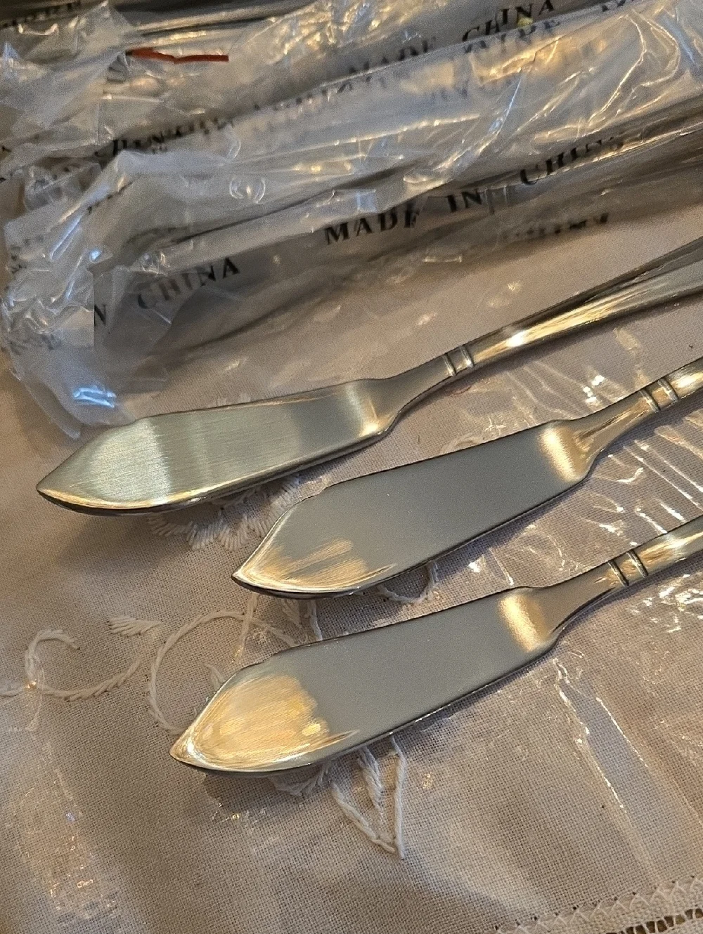 24 pcs BUTTER/CHEESE KNIFE SPREADERS COMMERCIAL GRADE S/S 6 1/4
